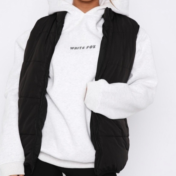 WHITE FOX Black Puffer Vest - Picture 2 of 8